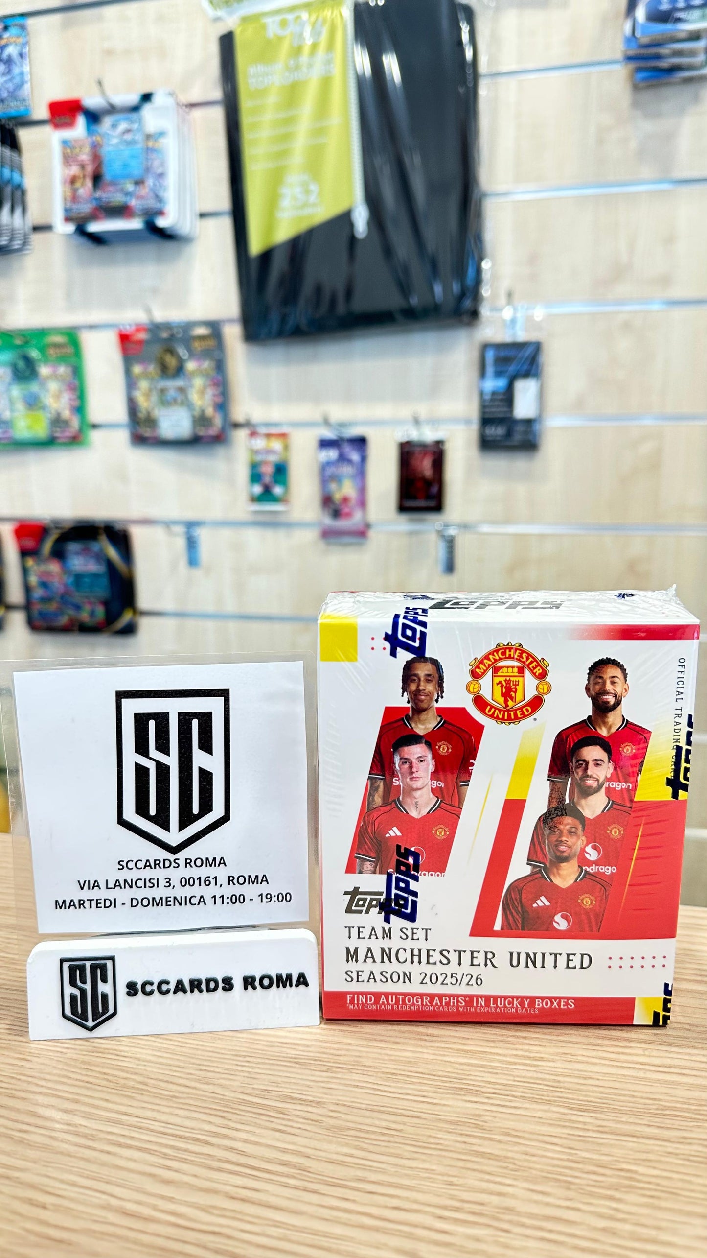 Break a Spot x2 box Topps Manchester United Team Set Box 2025/26