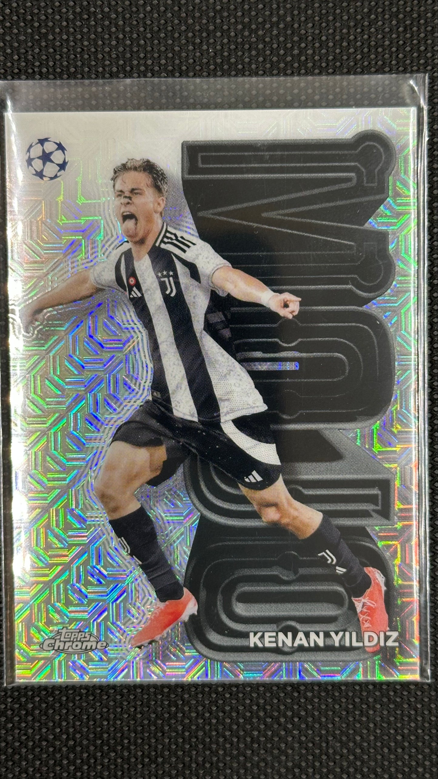 Kenan Yildiz Topps chrome Mojo case hit