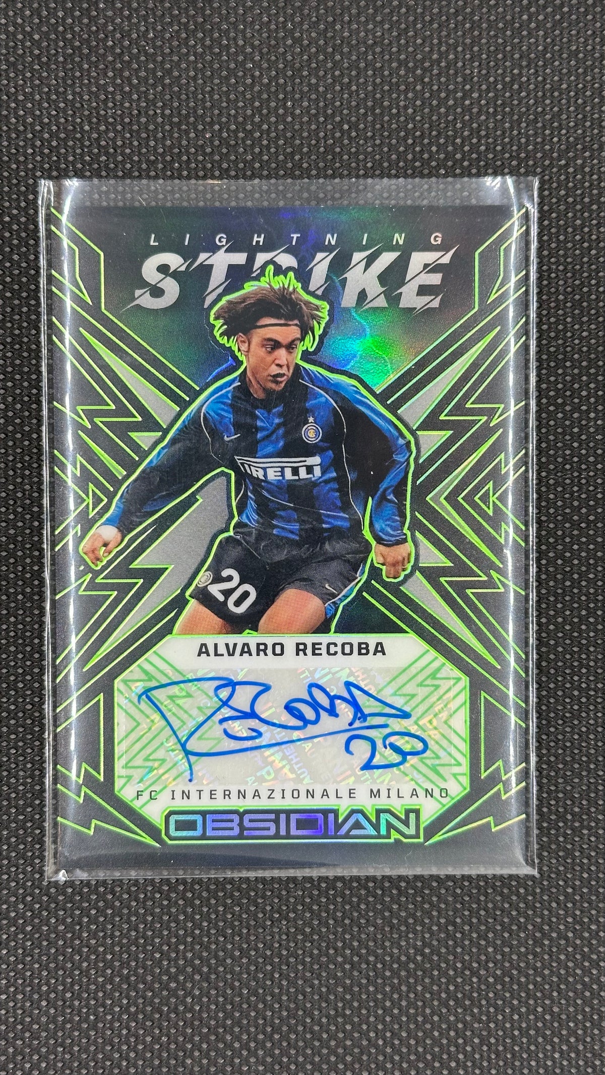 Alvaro Recoba Auto /5 Lightning Strike Panini Obsidian 2025/26