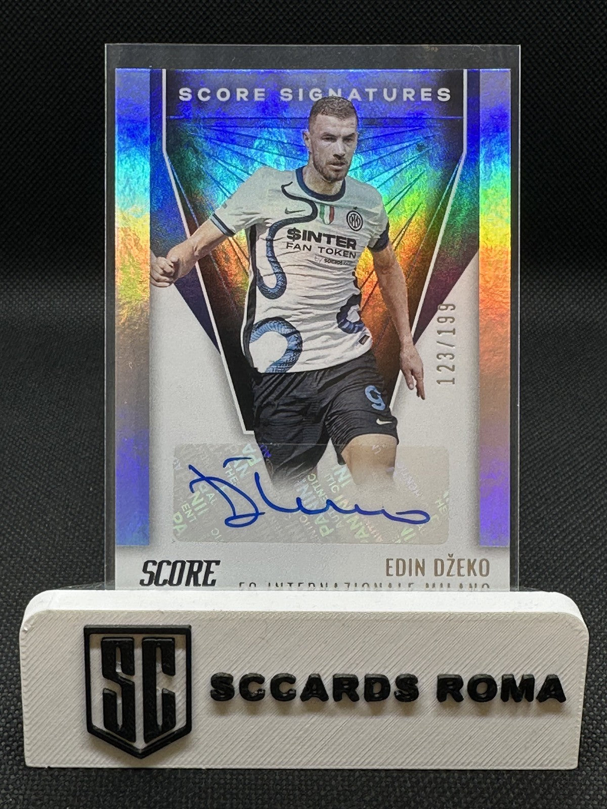 Edin Dzeko Autograph /199 Panini Score 2021-22 F.C. Internazionale Milano