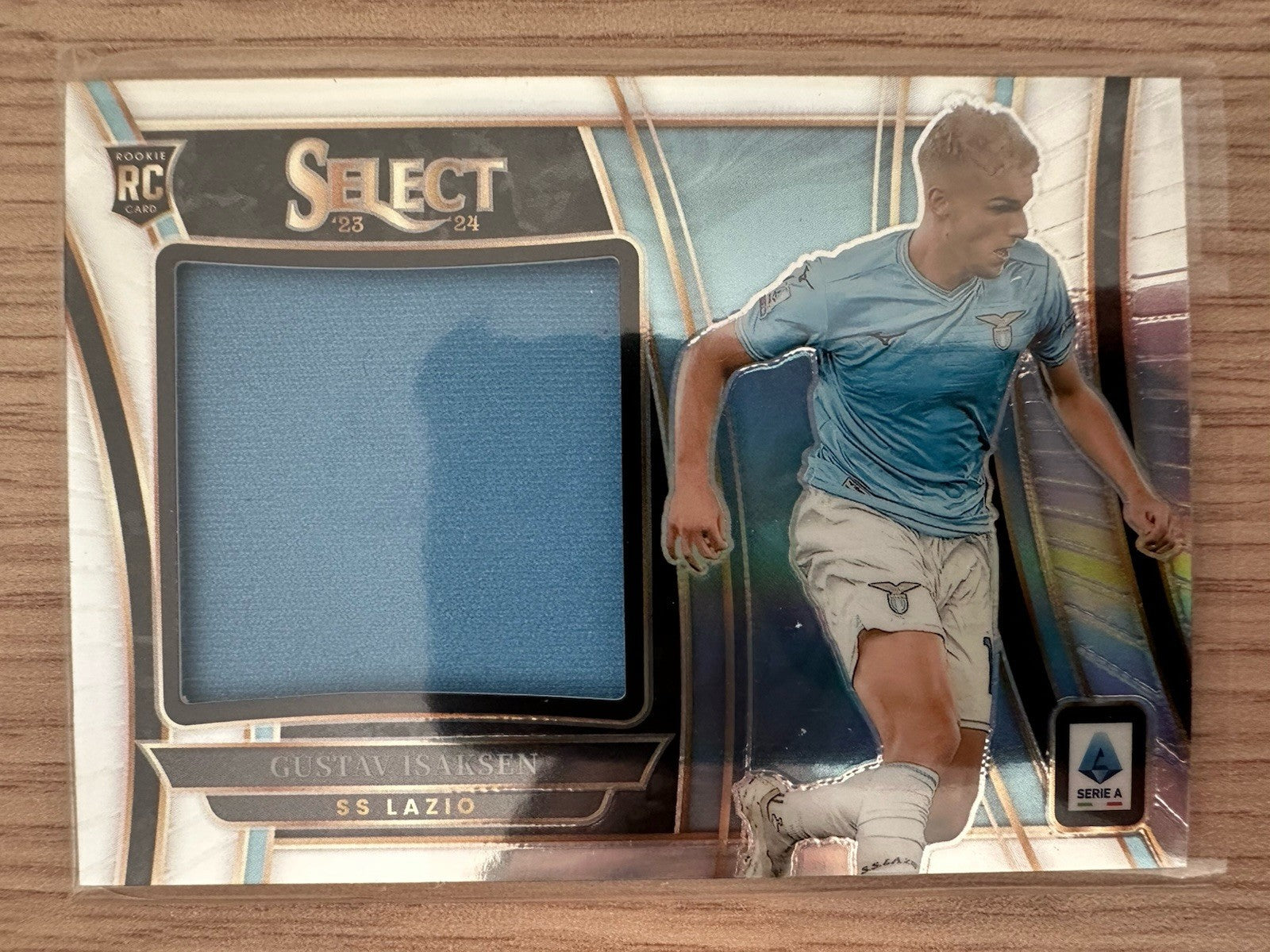 Gustav Isaksen Rookie Patch Panini Select Serie A 2023/24