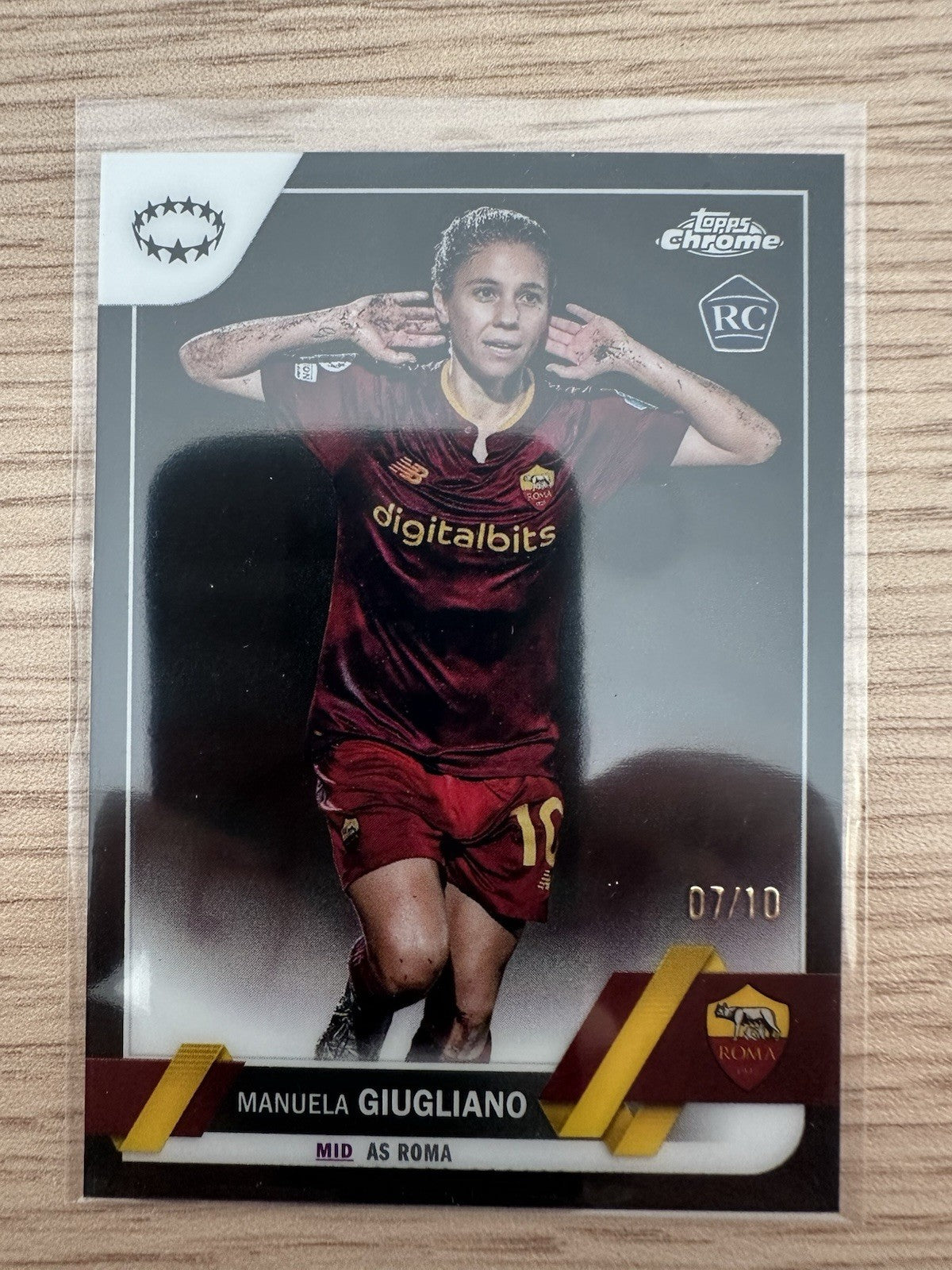 Manuela Giugliano 7/10 Rookie Black Topps Chrome UCC 2022/23