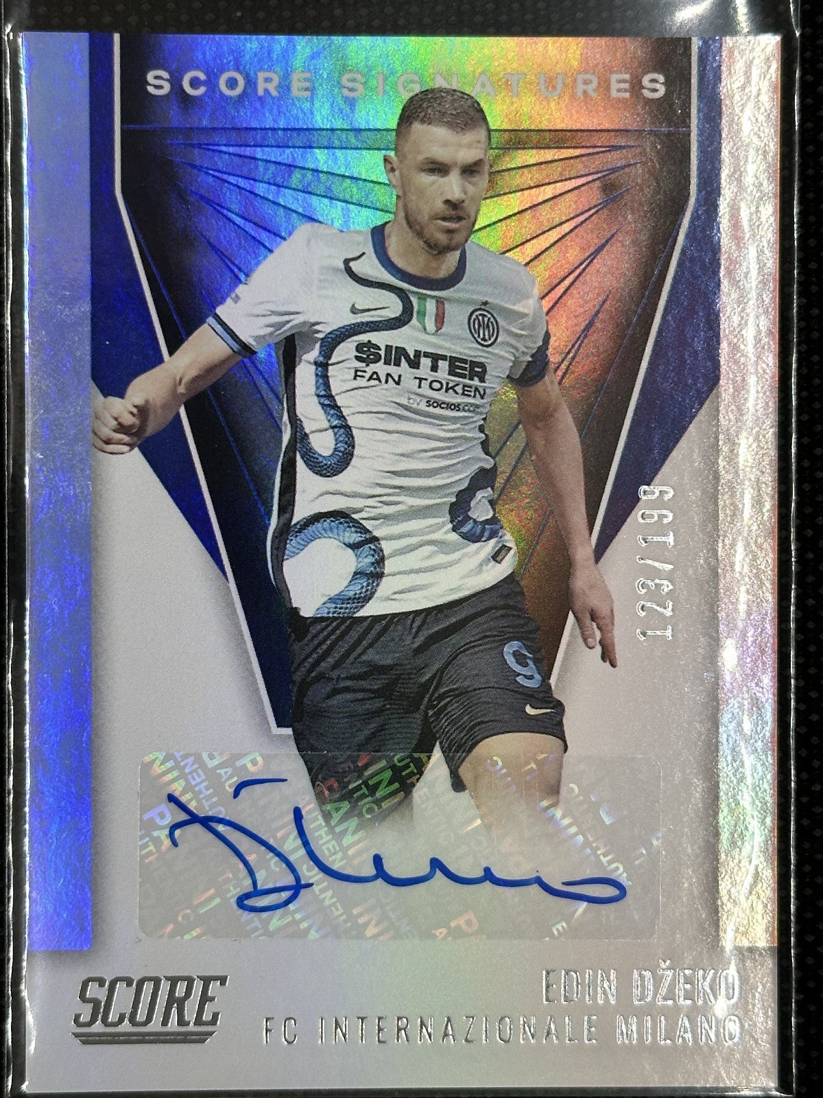 Edin Dzeko Autograph /199 Panini Score 2021-22 F.C. Internazionale Milano